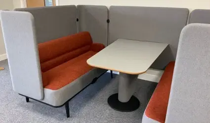Comfy booths - St Gobain